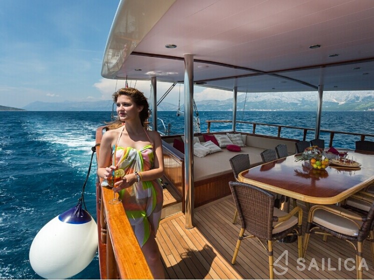 Gulet - Yacht Charter Sailica