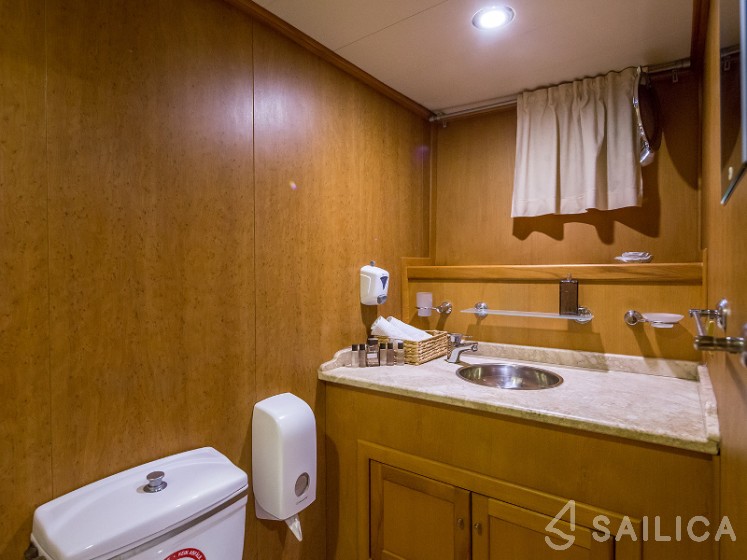 Gulet - Yacht Charter Sailica