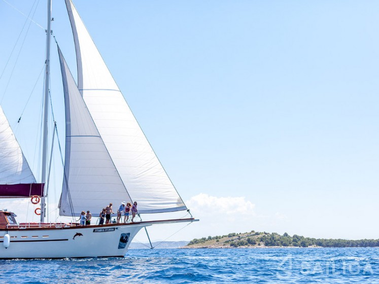 Gulet - Yacht Charter Sailica