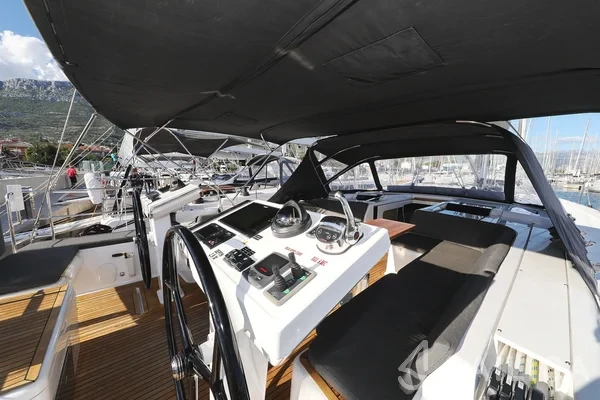 Hanse 548 - Yacht Charter Sailica