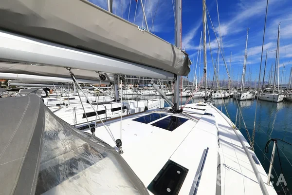Hanse 455 - Yacht Charter Sailica
