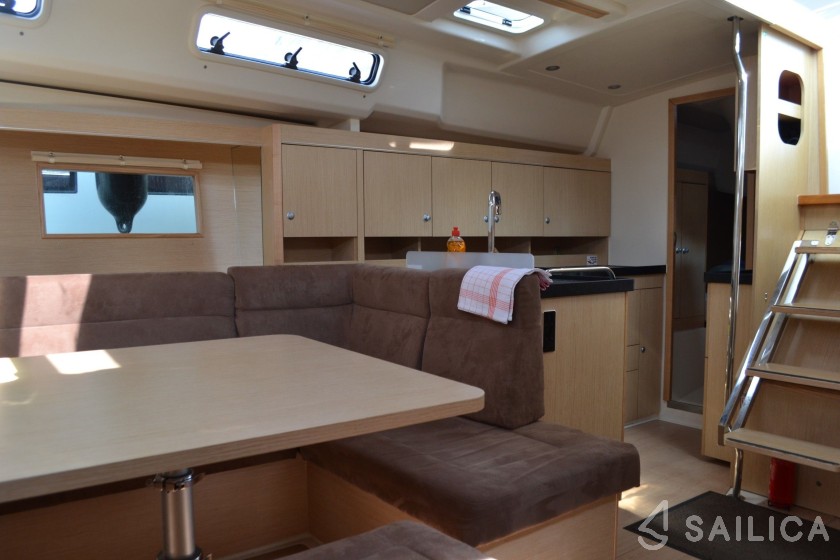 Hanse 455 - Yacht Charter Sailica