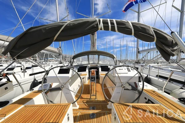 Hanse 455 - Yacht Charter Sailica