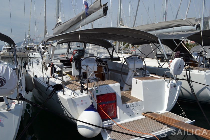 Hanse 455 - Yacht Charter Sailica