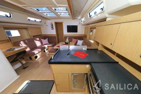 Hanse 455 - Yacht Charter Sailica