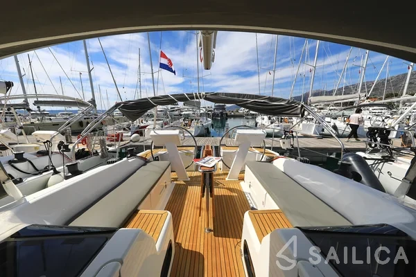 Hanse 455 - Yacht Charter Sailica
