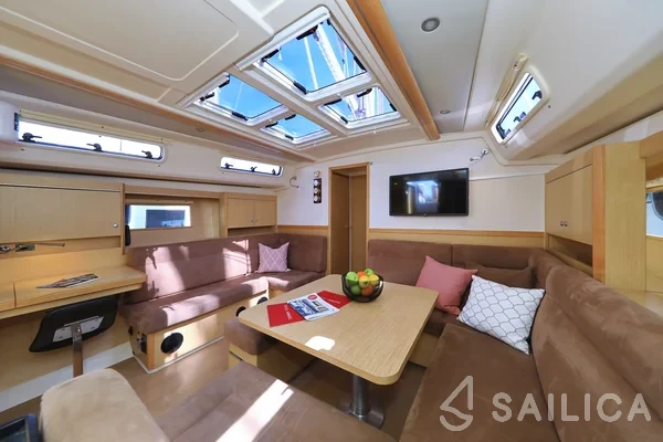 Hanse 455 - Yacht Charter Sailica