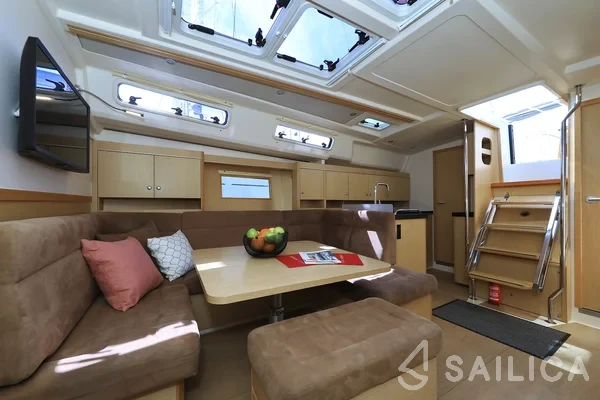 Hanse 455 - Yacht Charter Sailica