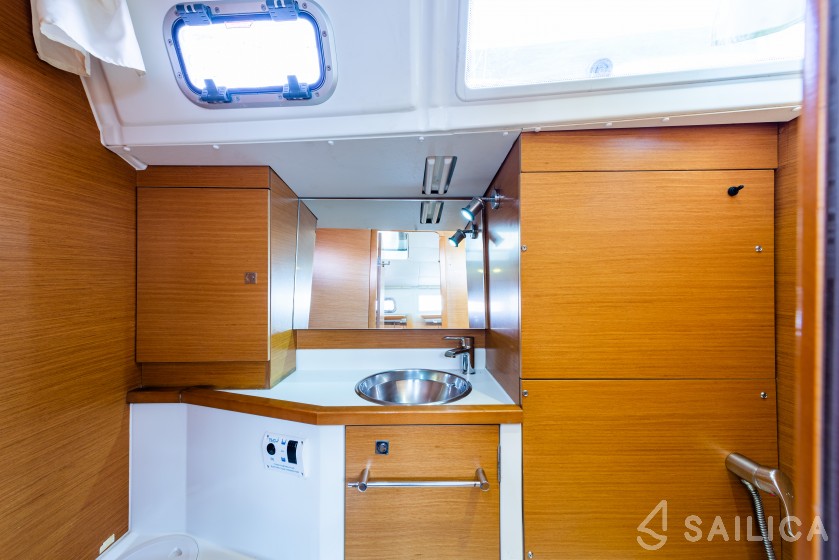 Sun Odyssey 379 - Yacht Charter Sailica
