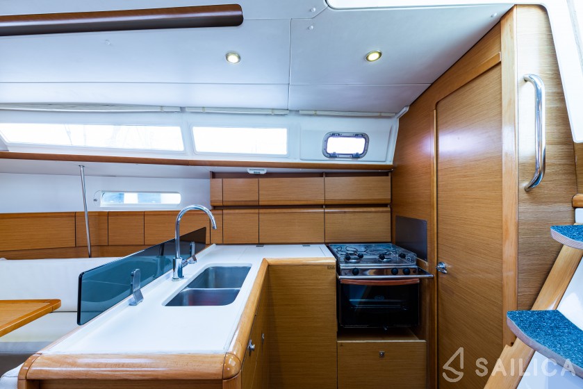 Sun Odyssey 379 - Yacht Charter Sailica