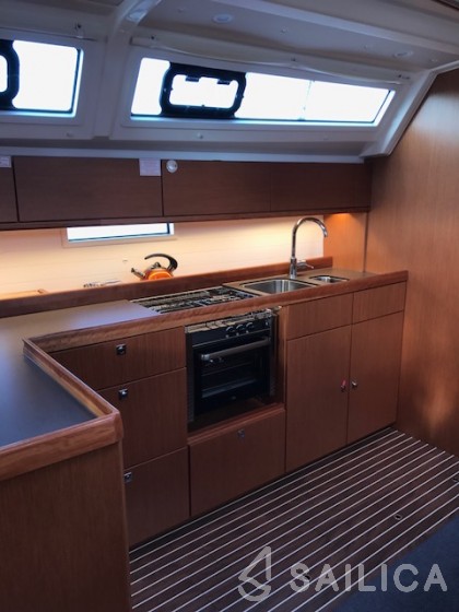 Bavaria Cruiser 46 - Yacht Charter Sailica