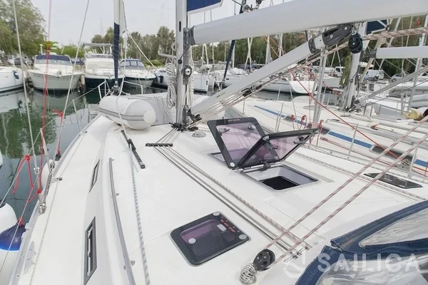 Bavaria 40 Cruiser - Yacht Charter Sailica