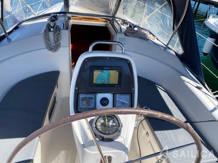 Bavaria 30 Cruiser - Yacht Charter Sailica