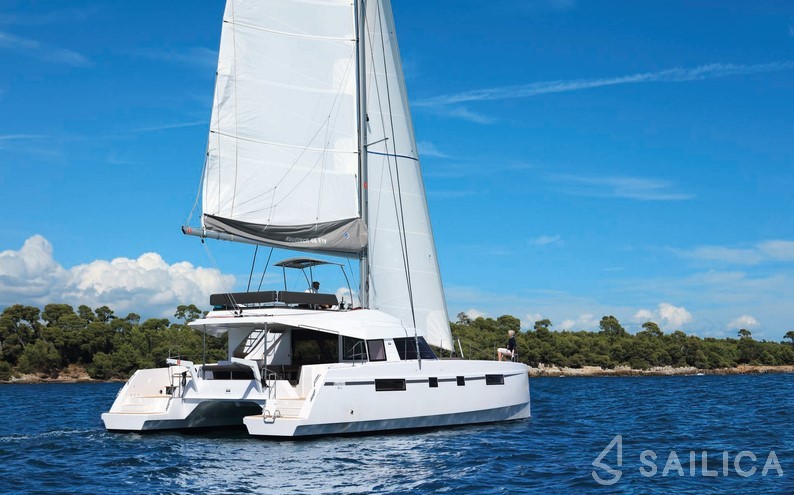 Nautitech 46 Fly - Yacht Charter Sailica