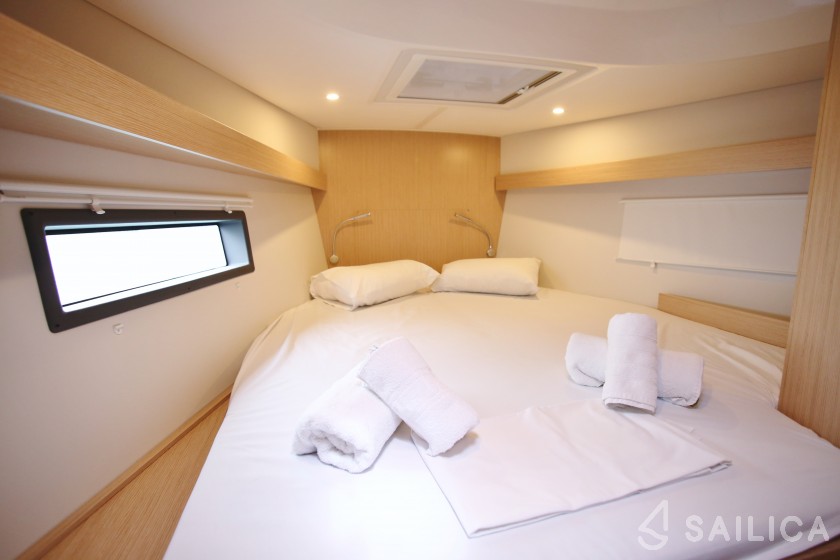 Bavaria C42 - Yacht Charter Sailica