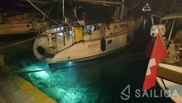 Sun Odyssey 36.2 - Yacht Charter Sailica