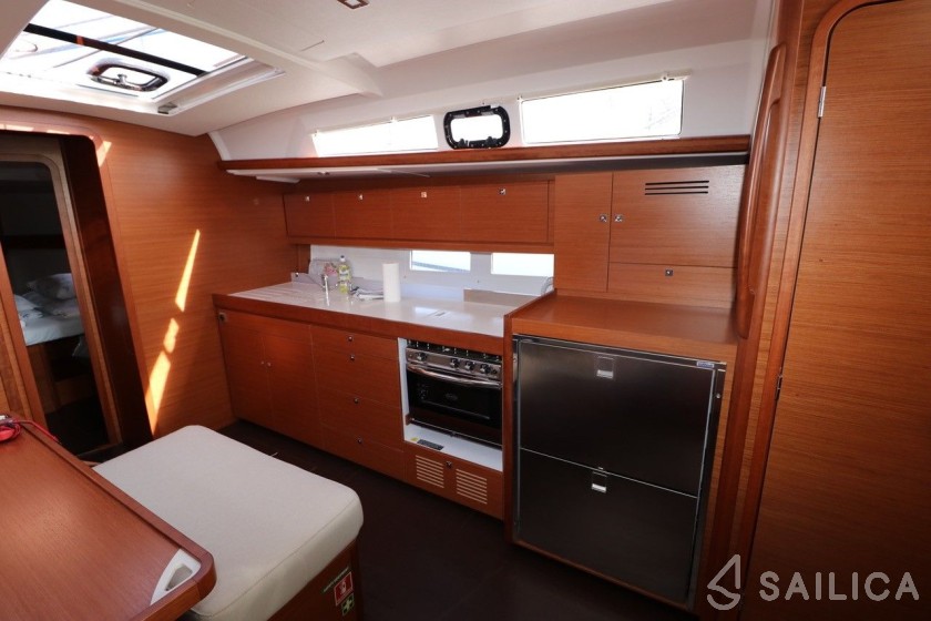 Dufour 460 GL - Yacht Charter Sailica