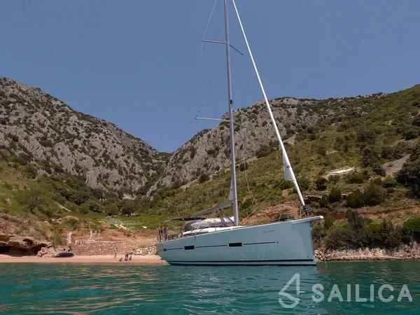 Dufour 460 GL - Yacht Charter Sailica