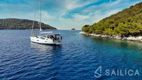 Dufour 460 GL - Yacht Charter Sailica