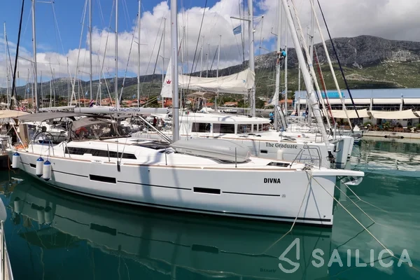 Dufour 460 GL - Yacht Charter Sailica