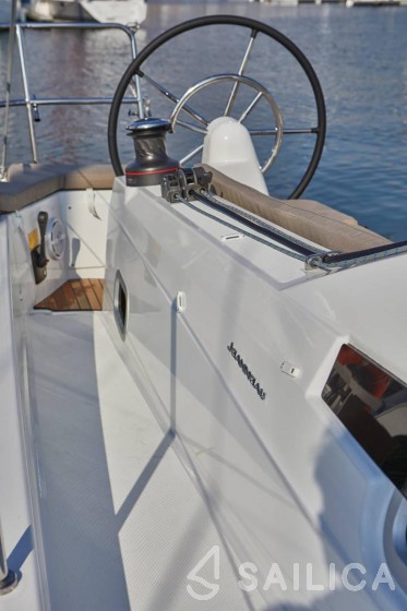 Sun Odyssey 410 - Yacht Charter Sailica