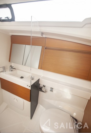 Sun Odyssey 410 - Yacht Charter Sailica