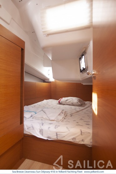 Sun Odyssey 410 - Yacht Charter Sailica