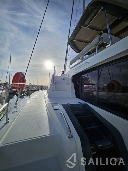 Bali 4.8  - Yacht Charter Sailica