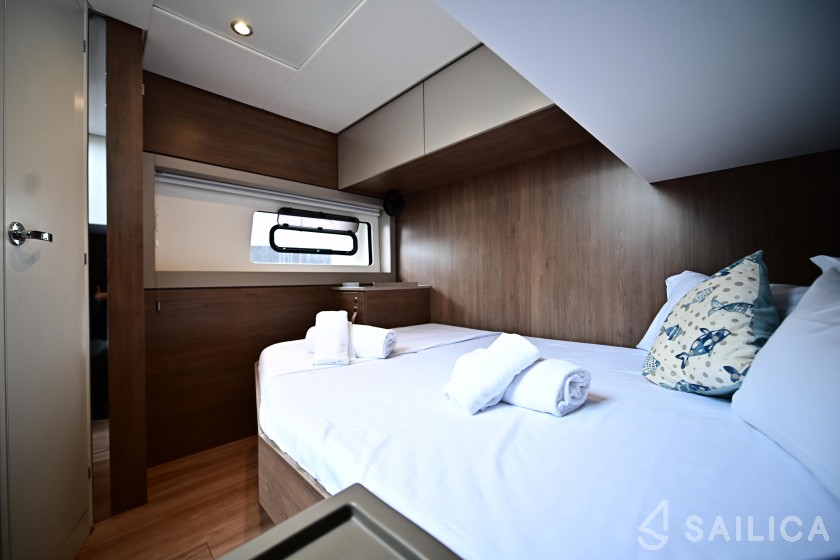Bali 4.8  - Yacht Charter Sailica