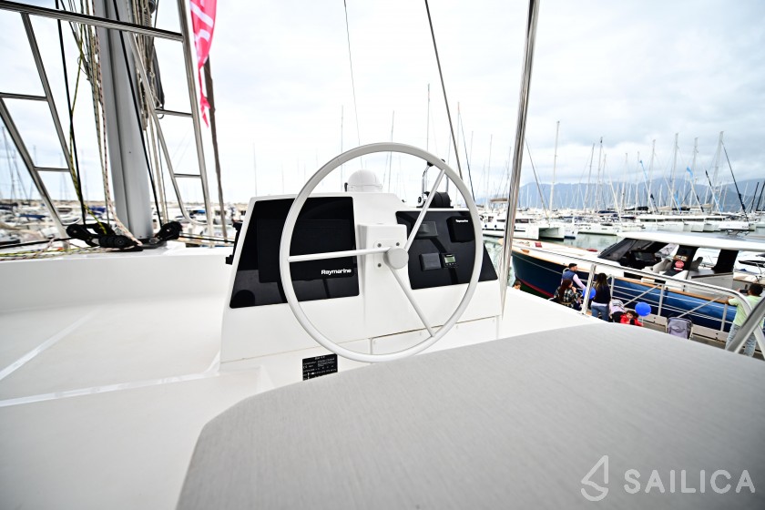 Bali 4.8  - Yacht Charter Sailica