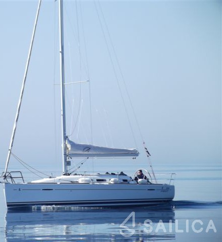 First 35 - Yacht Charter Sailica