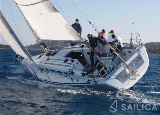 First 35 - Yacht Charter Sailica