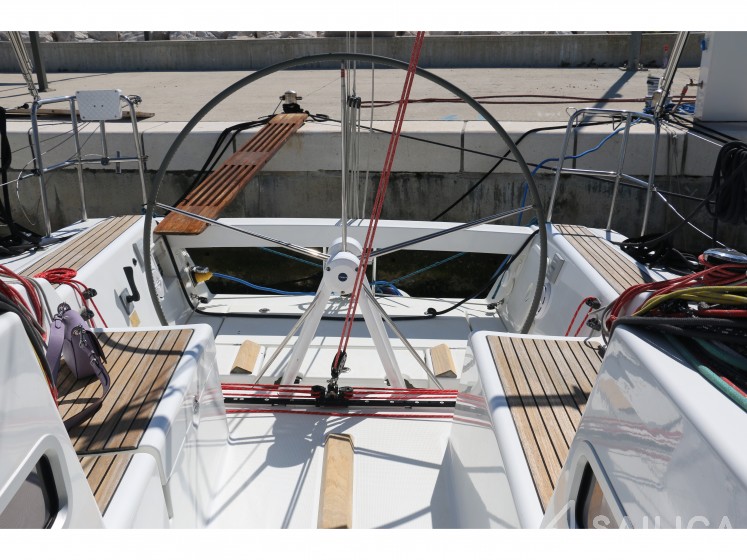 First 35 - Yacht Charter Sailica