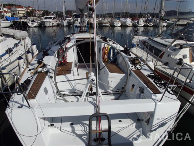 First 35 - Yacht Charter Sailica