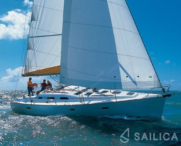 Oceanis 393 - Yacht Charter Sailica