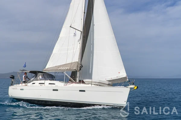 Oceanis 393 - Yacht Charter Sailica