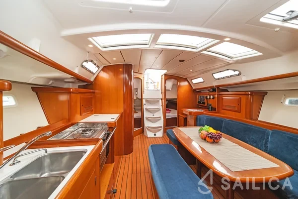 Oceanis 393 - Yacht Charter Sailica