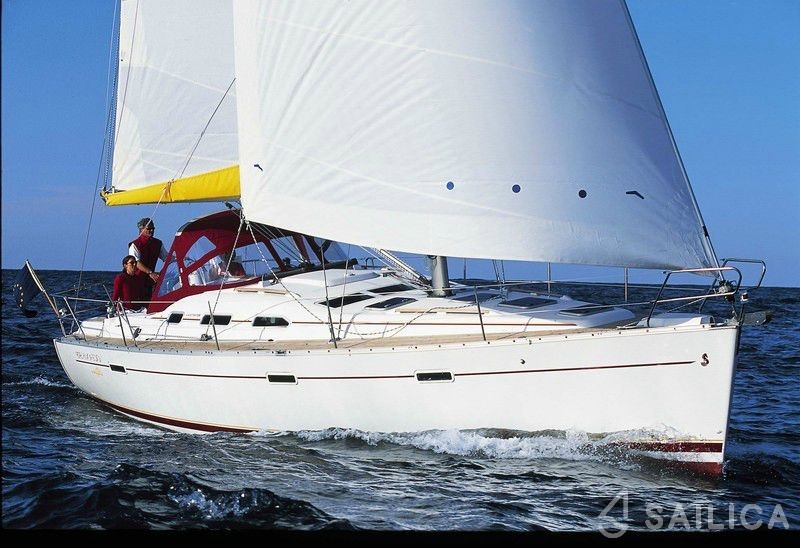 Oceanis 393 - Yacht Charter Sailica