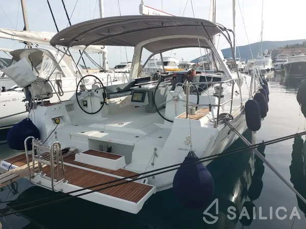 Oceanis 45 - Yacht Charter Sailica