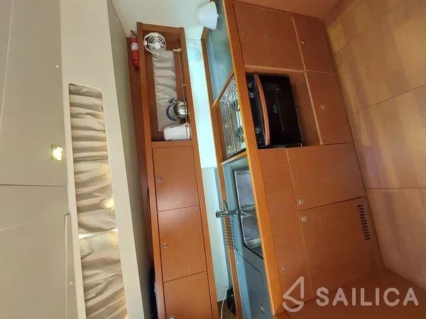 Oceanis 45 - Yacht Charter Sailica