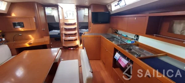 Oceanis 45 - Yacht Charter Sailica