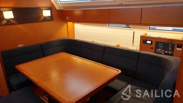 Bavaria 46 Cruiser - Yacht Charter Sailica