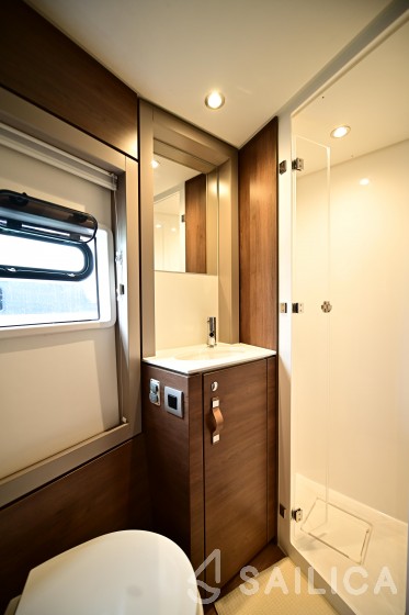 Bali 4.4 - Yacht Charter Sailica