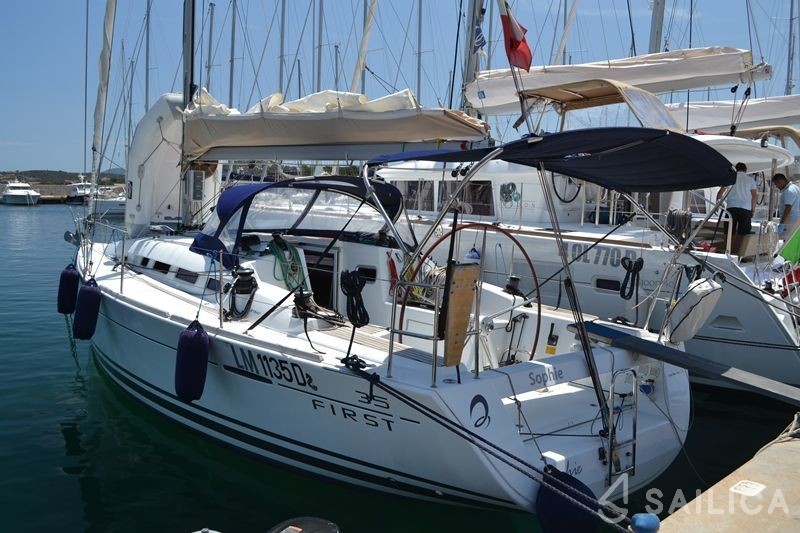 Elan 35 Impression - Yacht Charter Sailica