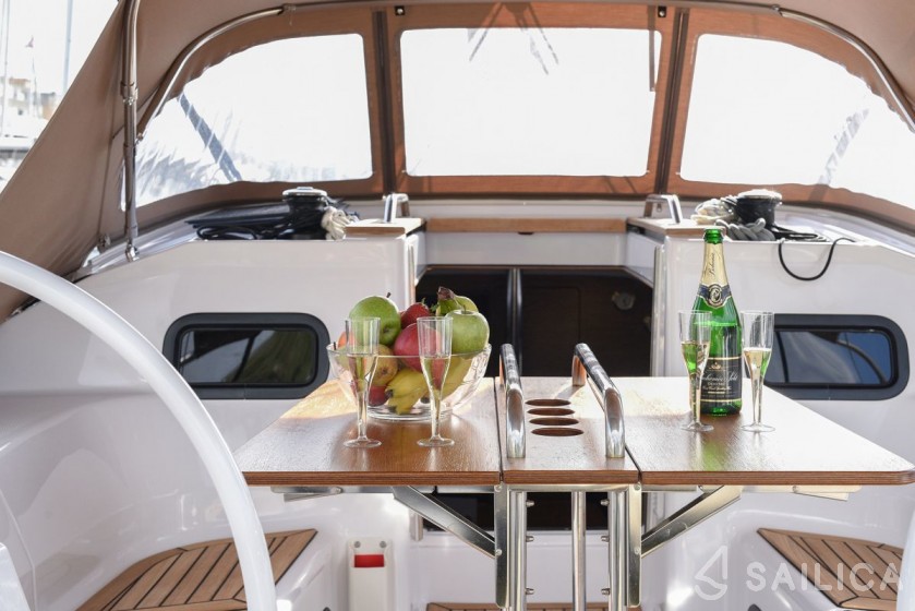 Elan 35 Impression - Yacht Charter Sailica