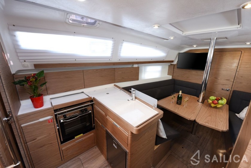 Elan 35 Impression - Yacht Charter Sailica
