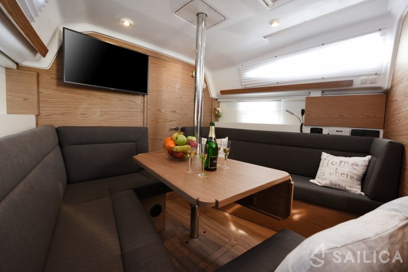 Elan 35 Impression - Yacht Charter Sailica