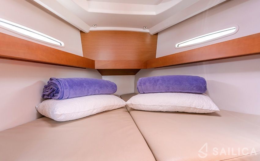 Elan 35 Impression - Yacht Charter Sailica