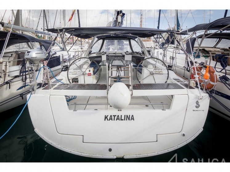 Oceanis 41 - Yacht Charter Sailica