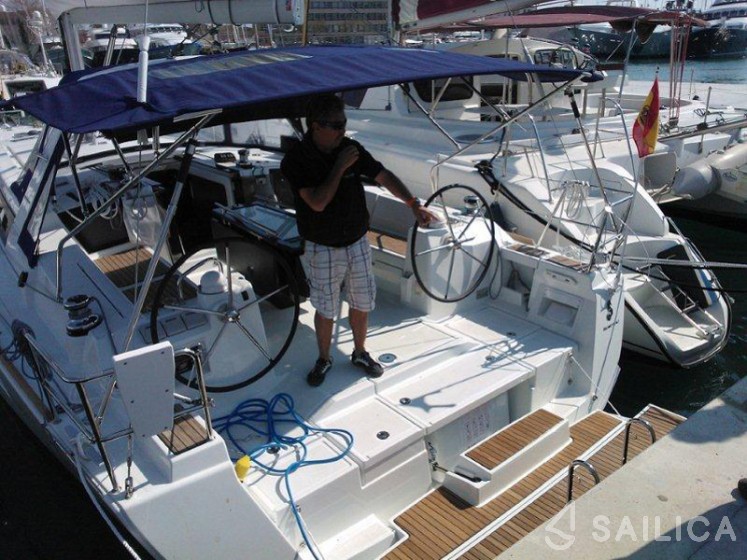 Oceanis 41 - Yacht Charter Sailica